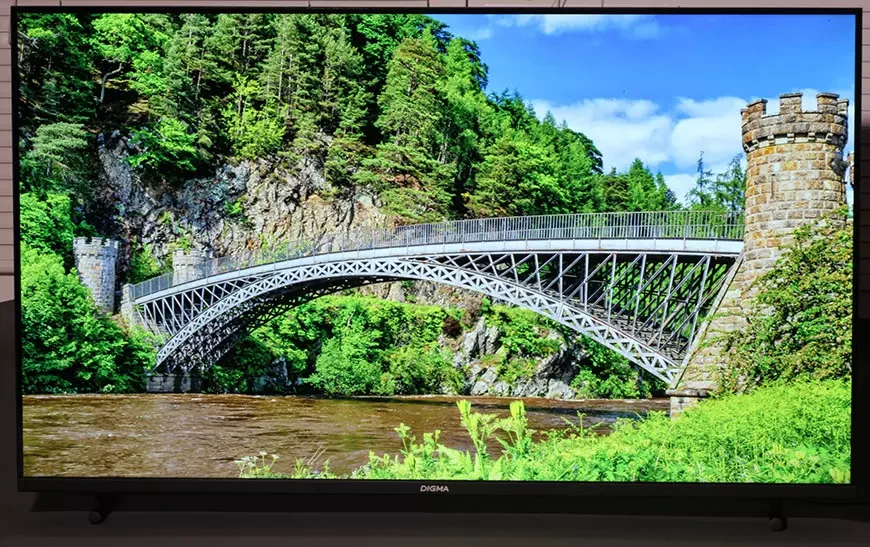 4K-телевизор c LED-подсветкой Digma DM-LED43UBB33