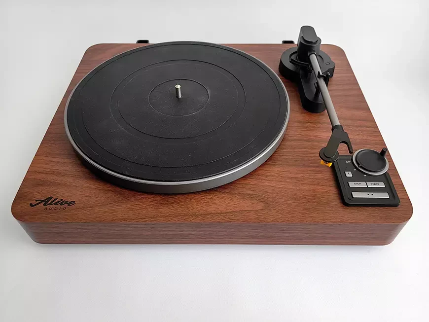 Проигрыватель виниловых пластинок с автоматическим управлением и Bluetooth Alive Audio Magna