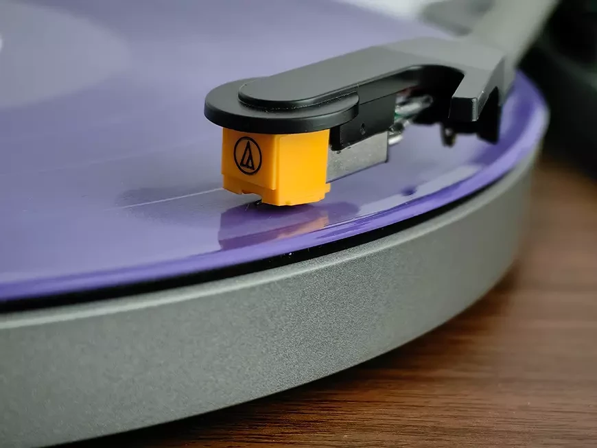 Проигрыватель виниловых пластинок с автоматическим управлением и Bluetooth Alive Audio Magna