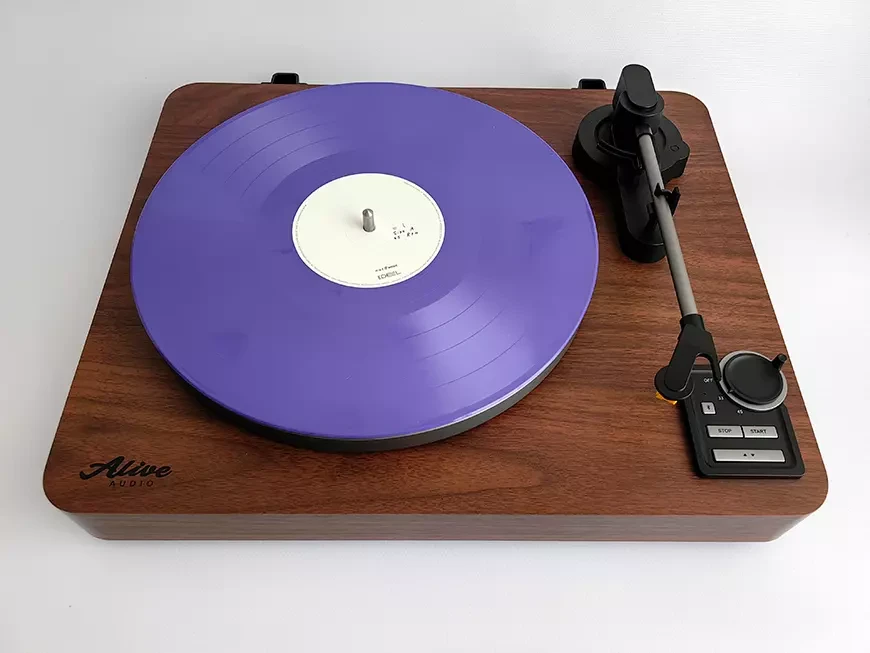 Проигрыватель виниловых пластинок с автоматическим управлением и Bluetooth Alive Audio Magna