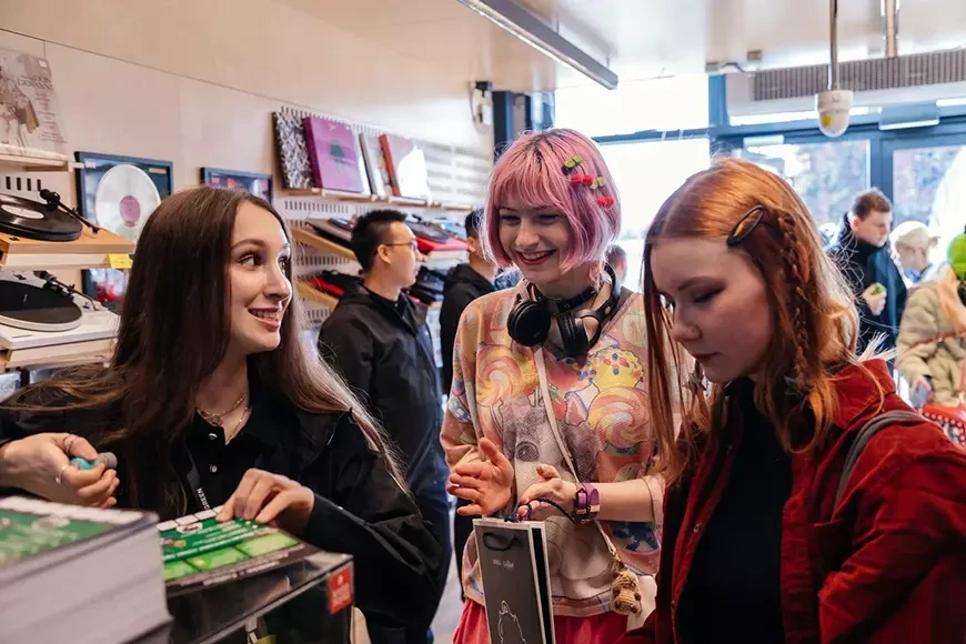 Утренняя зарядка UGREEN для поклонников Genshin Impact