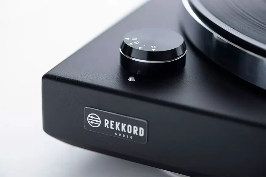   Проигрыватель виниловых пластинок Rekkord M600