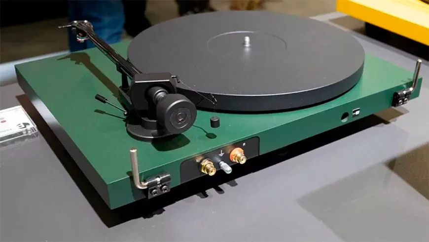 Проигрыватель виниловых пластинок Pro-Ject Debut EVO 2