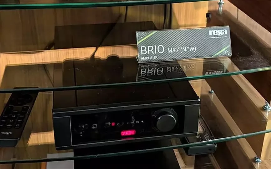 Интегральный усилитель Rega Brio Mk7