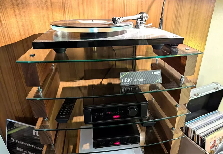 Интегральный усилитель Rega Brio Mk7