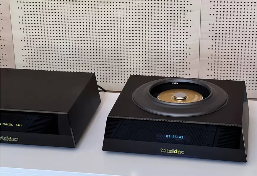 Totaldac d1-CD – ультимативный транспорт компакт-дисков с верхней загрузкой