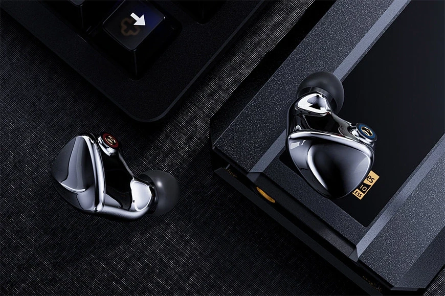 Флагманские внутриканальные гибридные наушники FiiO FX17