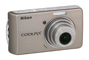 Цифровая фотокамера Nikon CoolPix S520