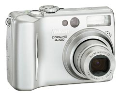 Цифровая фотокамера Nikon Coolpix 4200