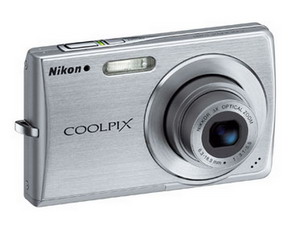 Цифровая фотокамера Nikon CoolPix S200