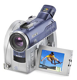 Цифровая видеокамера Sony DCR-DVD200E