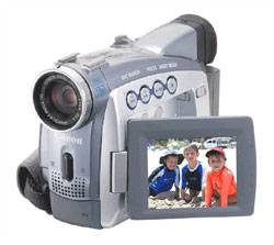 Цифровая видеокамера Canon MV700