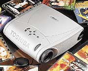 DLP видеопроектор Toshiba TLP-S2