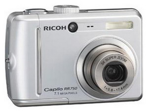 Цифровая фотокамера Ricoh Caplio RR750