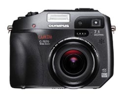 Цифровая фотокамера Olympus Camedia C-7070 WideZoom