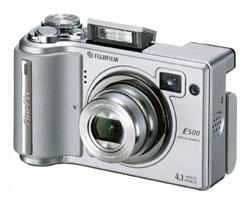 Цифровая фотокамера FujiFilm FinePix E500