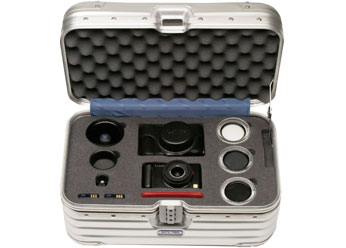 Цифровая фотокамера Panasonic DMC-LX3 и набор дополнительных аксессуаров класса Premium