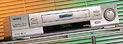 Видеомагнитофон Toshiba V-852EW