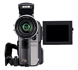 Цифровая видеокамера Sony DCR-PC330E