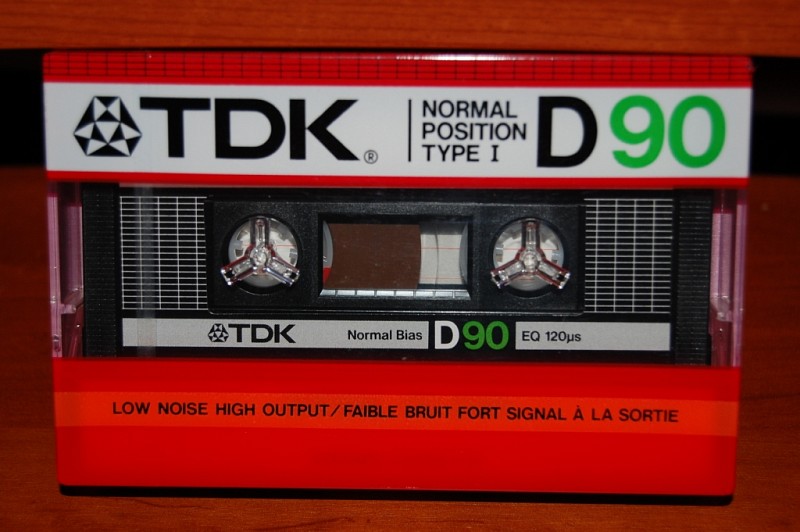 T d k. TDK d90. Аудиокассета ТДК d90. Компакт-кассета TDK 80[. TDK d90 аудиокассета 1980.