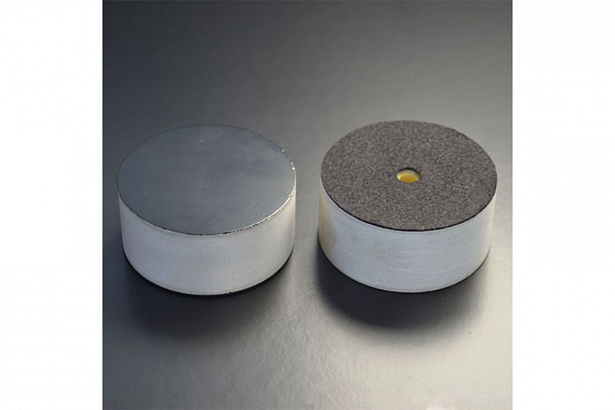 Клэмп для виниловых пластинок Beton-Schallplatten-Puck от Konzertmeister Audio