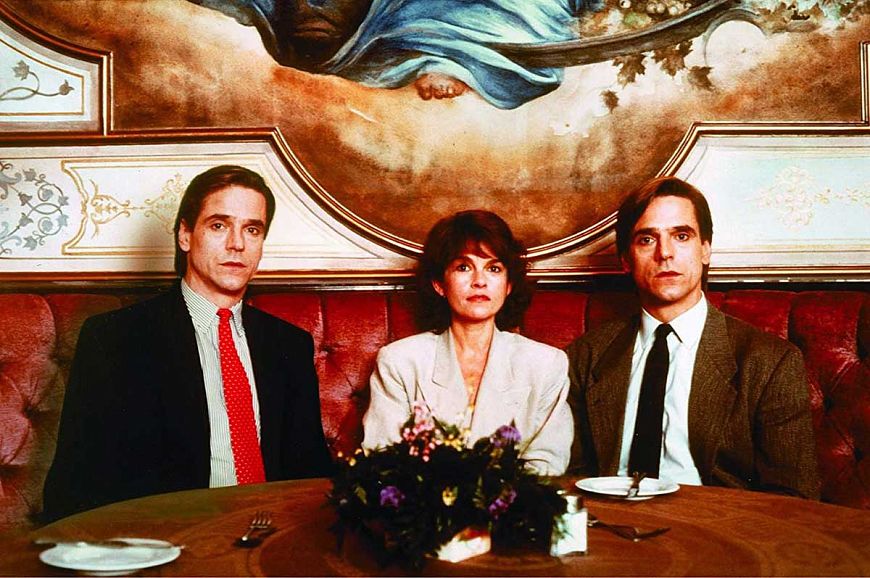 8. Связанные насмерть / Dead Ringers (1988)