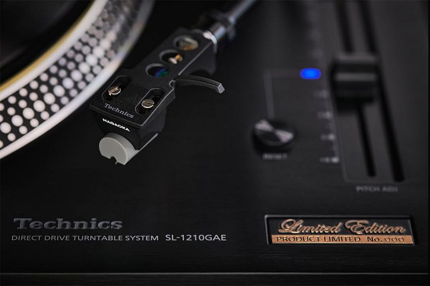 Проигрыватель виниловых пластинок Technics SL-1210GAE