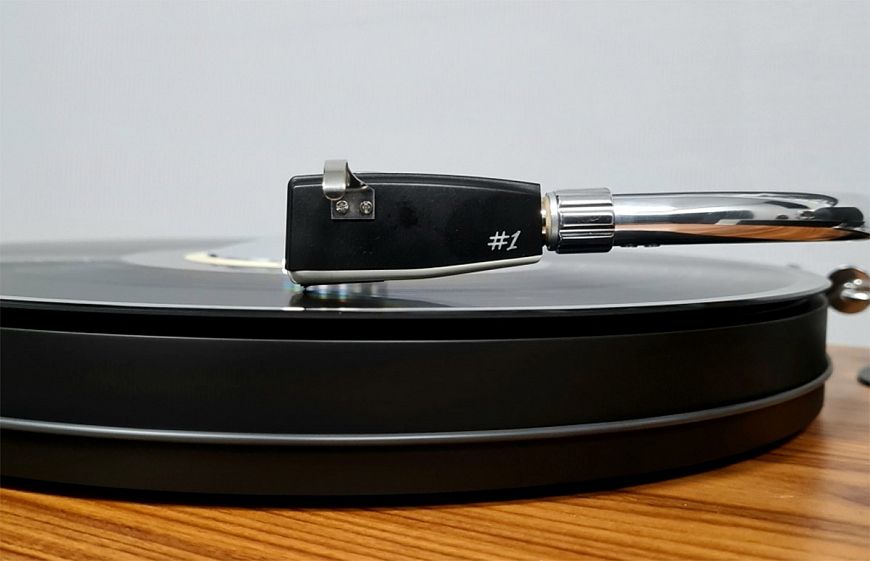 Специальная версия проигрывателя виниловых пластинок Pro-Ject 2Xperience SBS-Shape