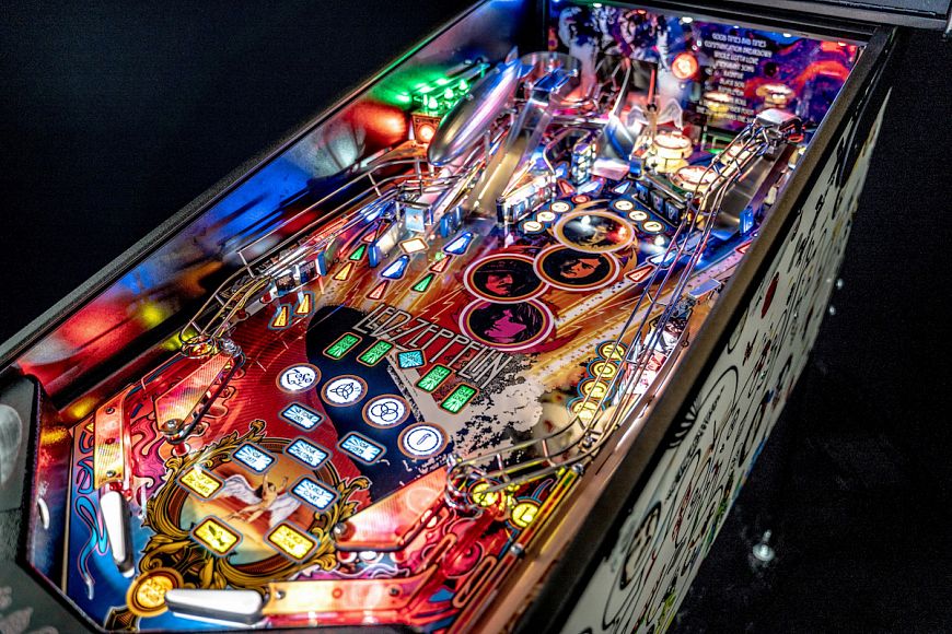 Led Zeppelin и Stern Pinball представили рок-н-рольные пинбол-машины