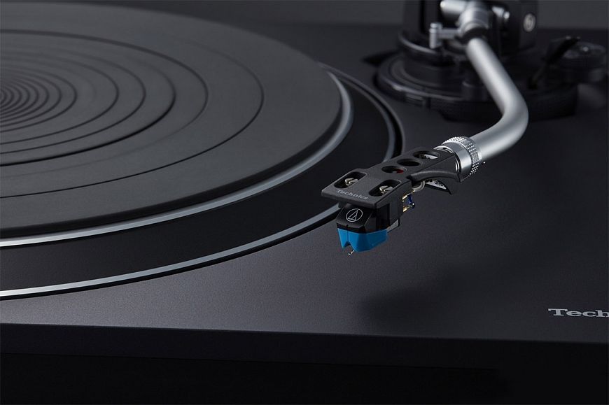 Technics SL-100C — проигрыватель винила начального уровня