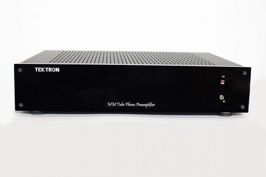 TK One Phono — ламповый MM-фонокорректор из Италии