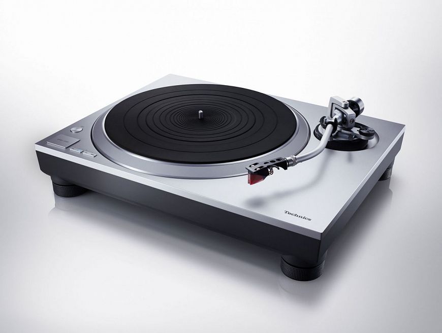 Проигрыватель виниловых пластинок Technics SL-1500C