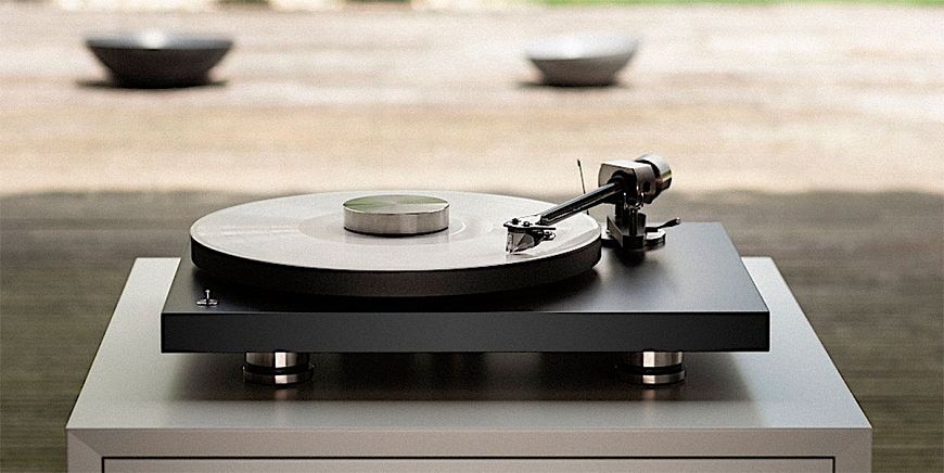 6. Pro-Ject Debut PRO