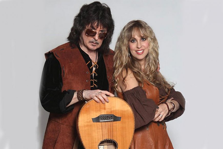 Blackmore’s Night «Here We Come A-Caroling»