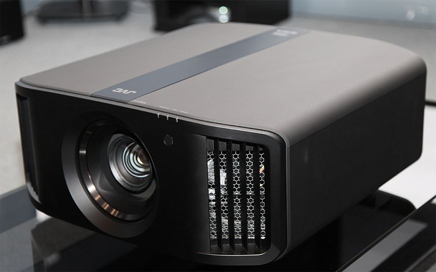 Лазерный 8K-проектор для домашнего кинотеатра JVC DLA-NZ7