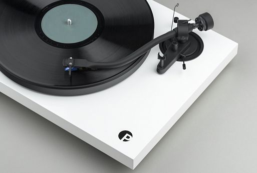 Pro-Ject Debut III S Audiophile