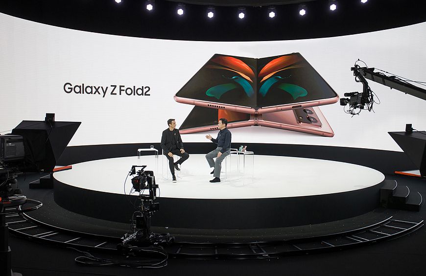 Смартфон Samsung Galaxy Z Fold2